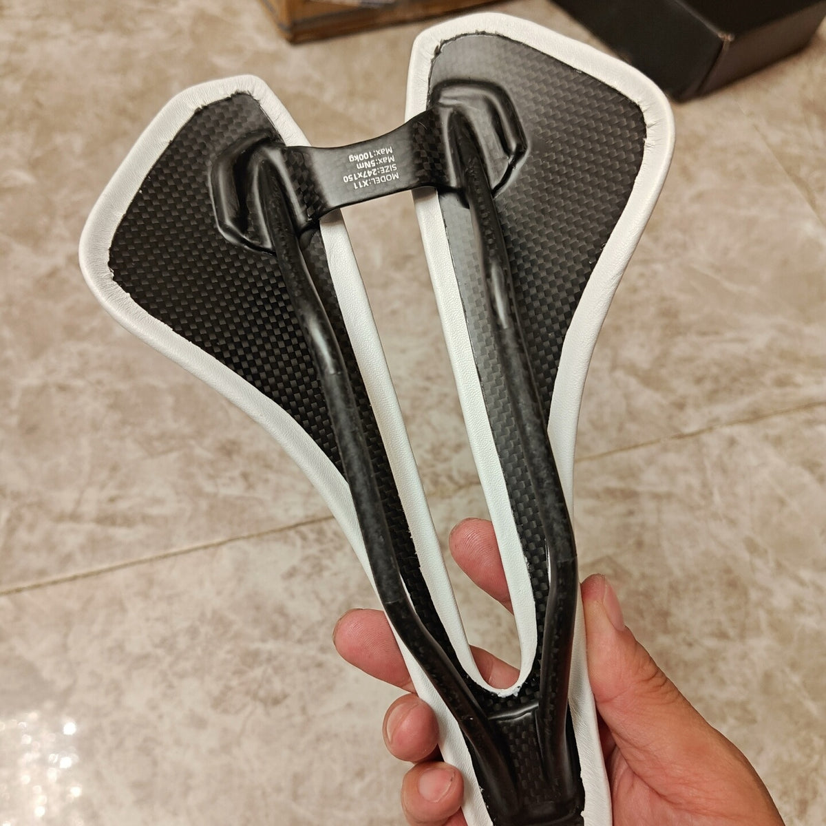 PAVEWAY Ultra-Light Short Nose Carbon Saddle – 85g Full Carbon Racing Saddle Inspired by Lupina Style