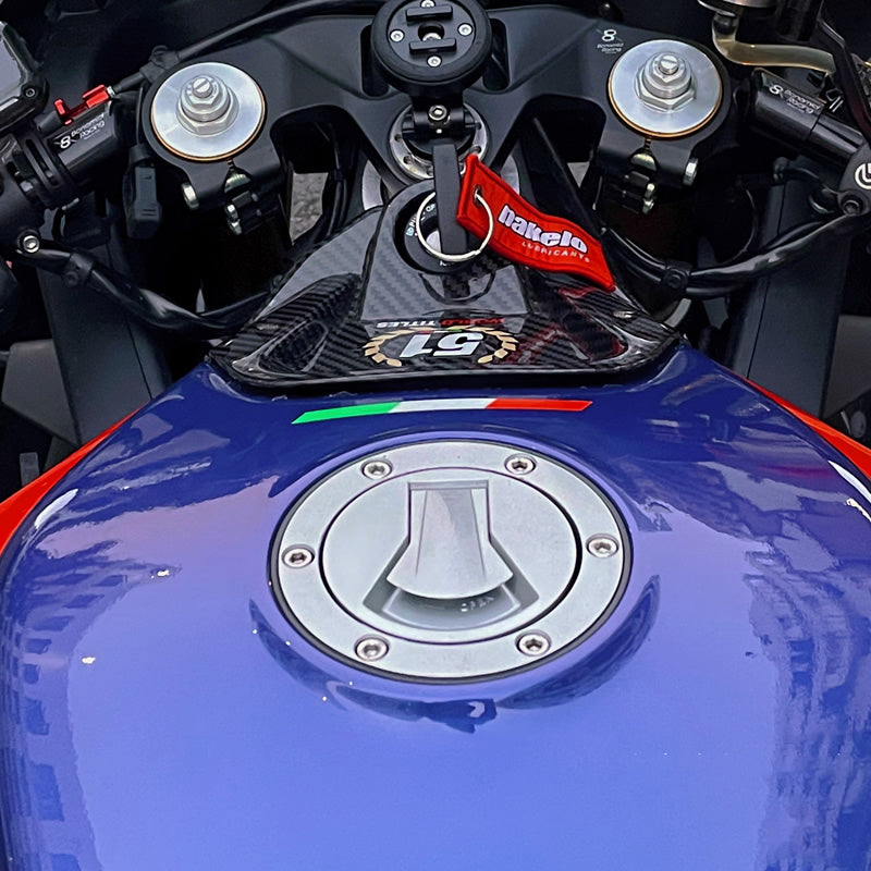 Les vis en alliage de titane S-parts A3 conviennent pour la modification de la moto apulia RS660