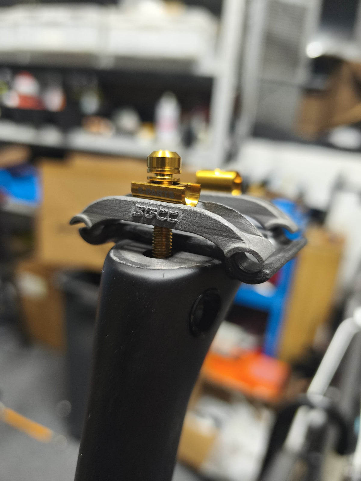Quick Titanium Saddle Clamp Kit｜22g ультралегкий｜Совместим с Quick Pro и всеми моделями Quick｜Несколько цветов