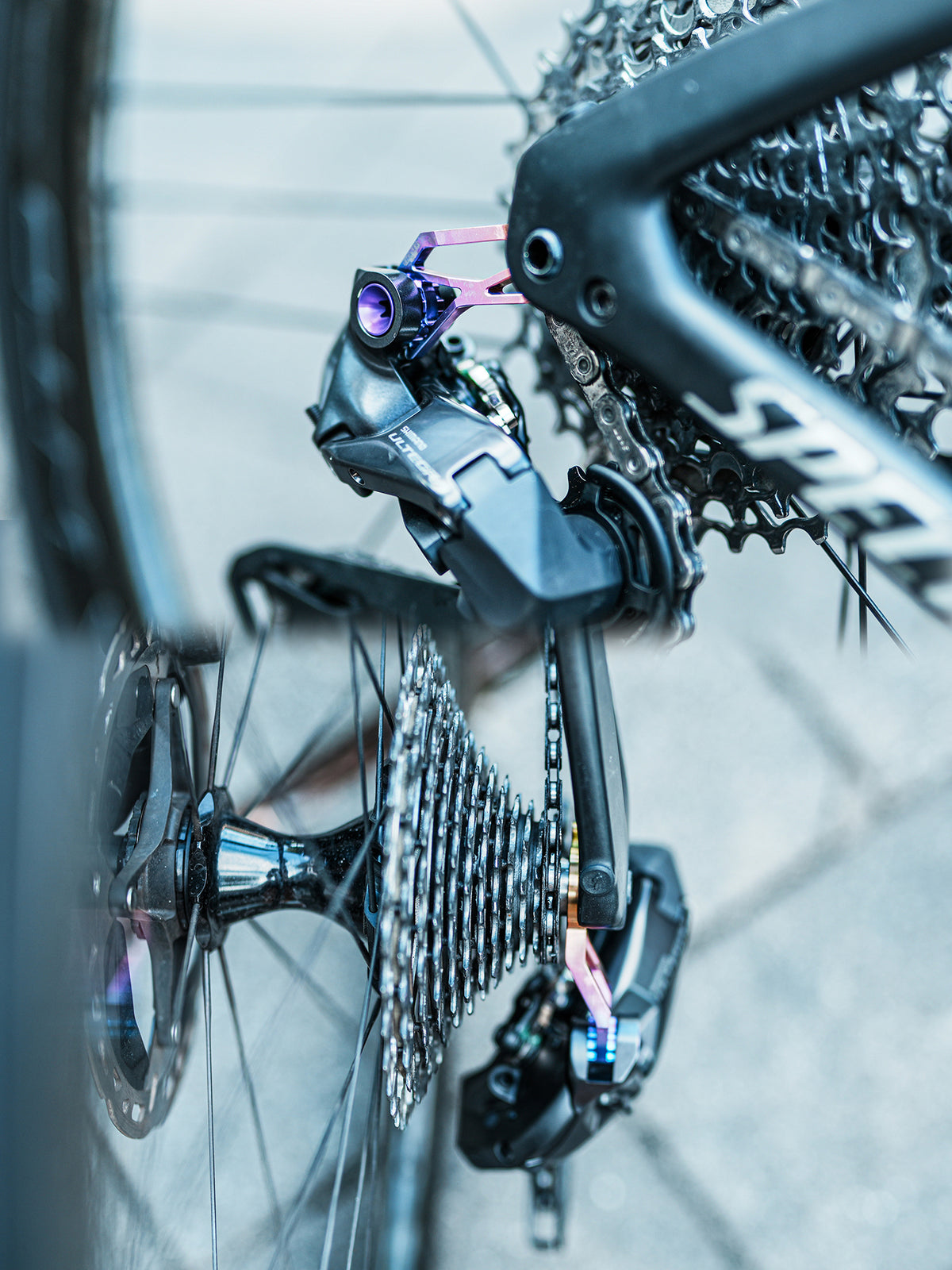Chaser X Suporte de Câmbio Traseiro Direct-Mount | TC4 Titânio CNC | Compatível com Aethos / Tarmac / CruX / Diverge / Roubaix / Shiv TT Quadros com Freio a Disco (Apenas Shimano, Não Compatível com Allez)