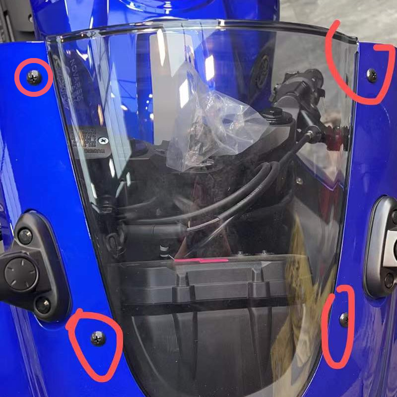 Le viti in lega di titanio A3 di S-parts sono adatte per le viti di assorbimento degli urti della motocicletta Yamaha R3 