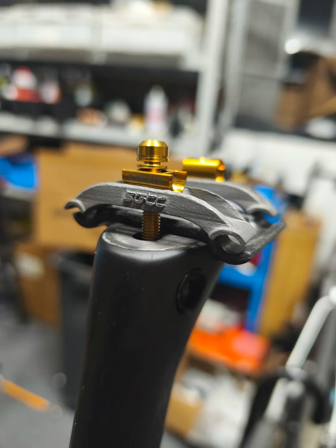 Quick Titanium Saddle Clamp Kit｜22g ультралегкий｜Совместим с Quick Pro и всеми моделями Quick｜Несколько цветов